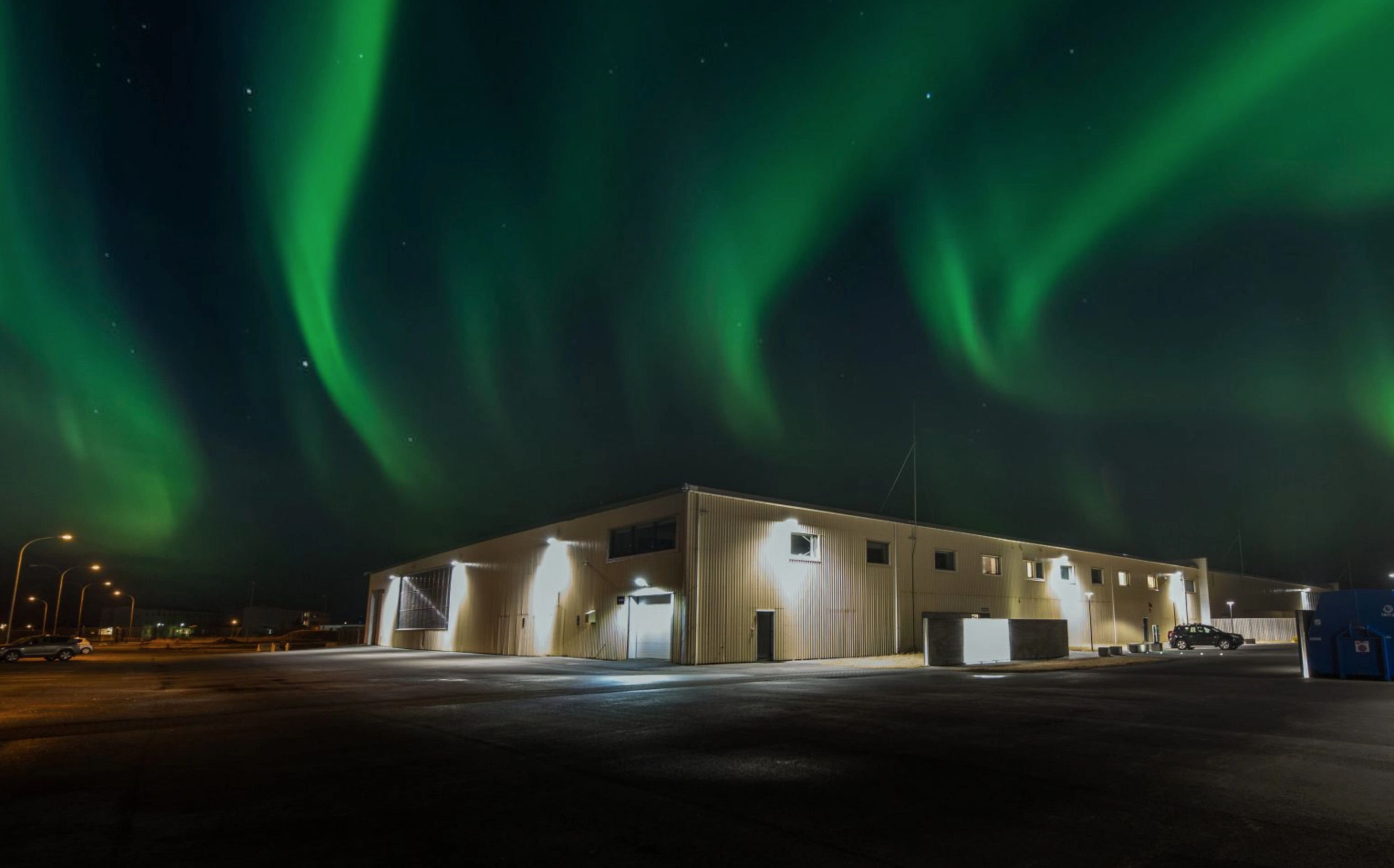 Warehouse-with-lights